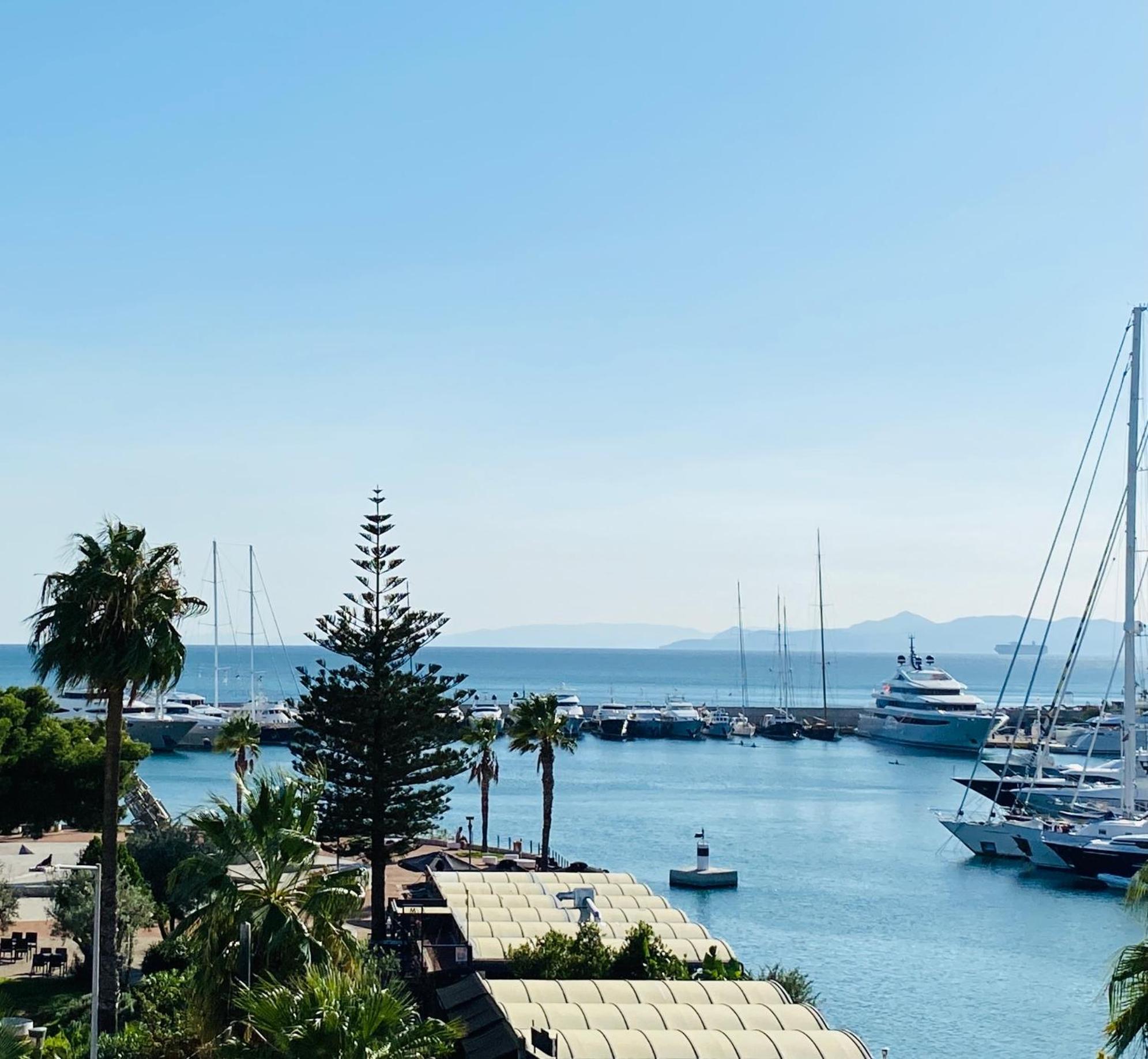Seaview * Piraeus